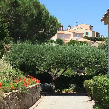 Les Romarins Hébergement de vacances *