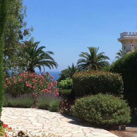 Les Romarins Hébergement de vacances Les Issambres